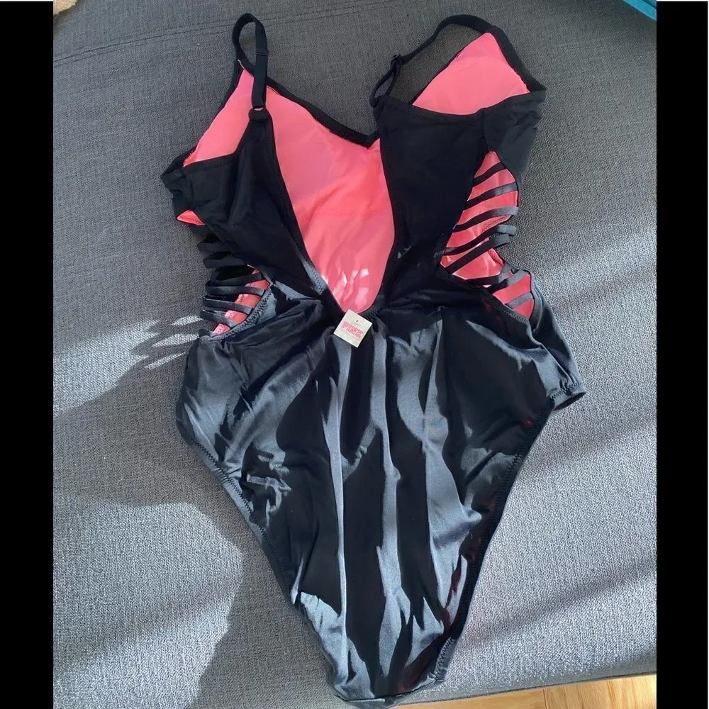STRAPPY SIDE RIBBED ONE-PIECE